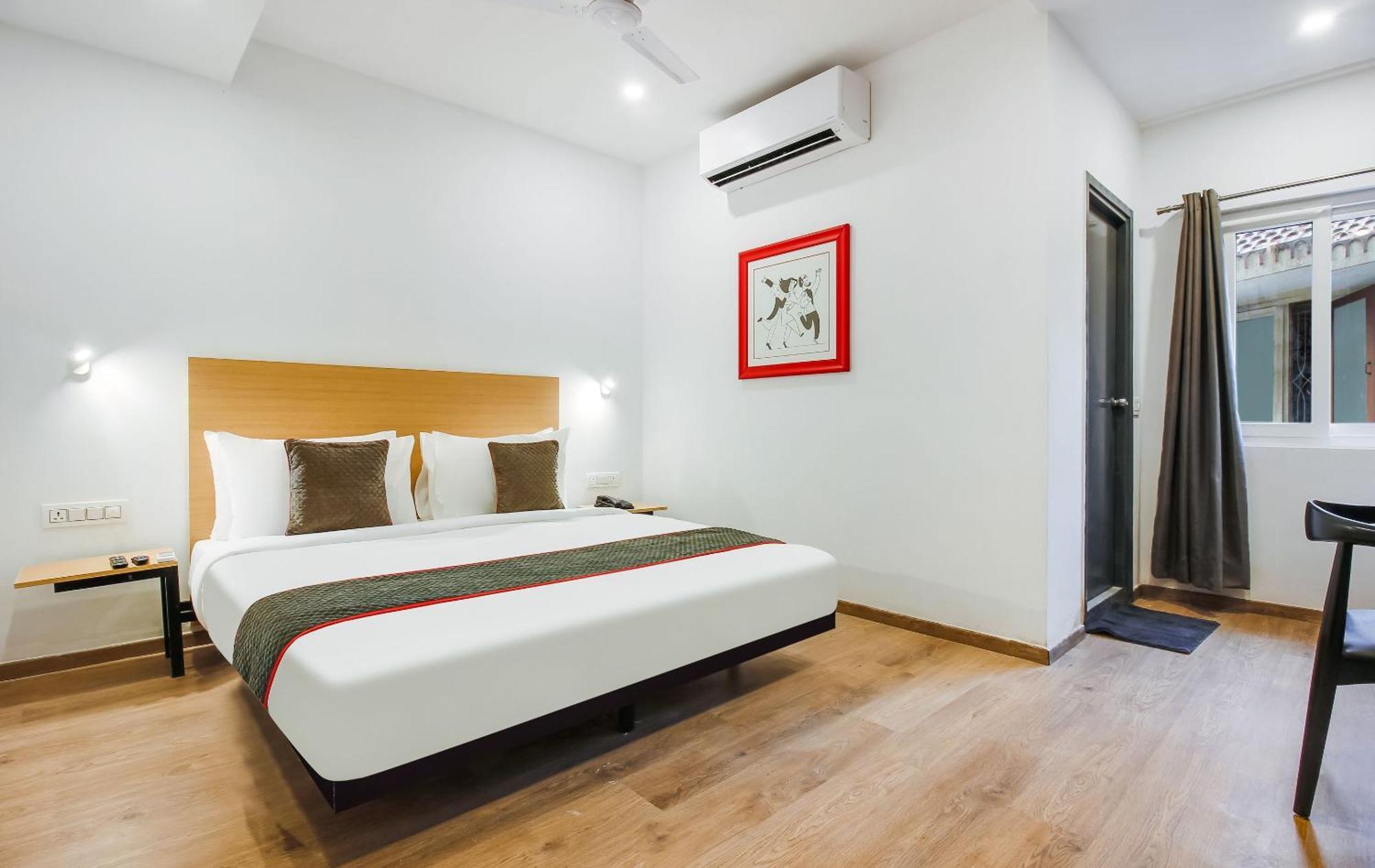 Super Townhouse The Cinco Hotel Near Esi Hospital Hyderabad Exterior photo