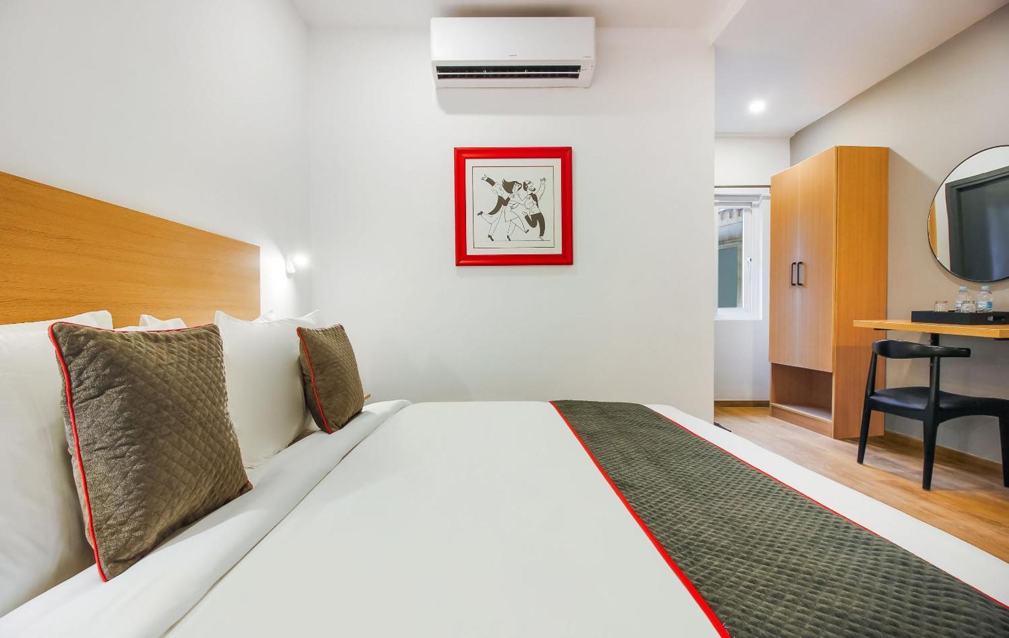 Super Townhouse The Cinco Hotel Near Esi Hospital Hyderabad Exterior photo