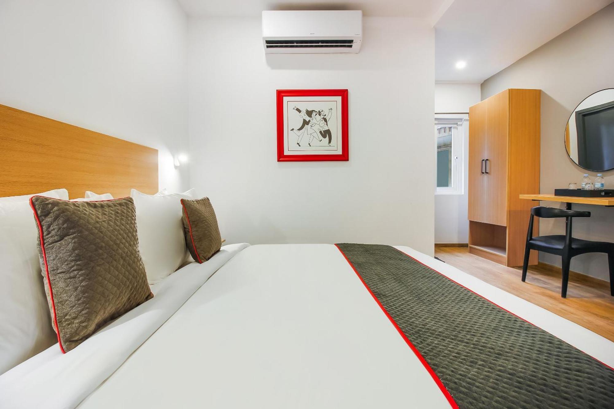 Super Townhouse The Cinco Hotel Near Esi Hospital Hyderabad Exterior photo