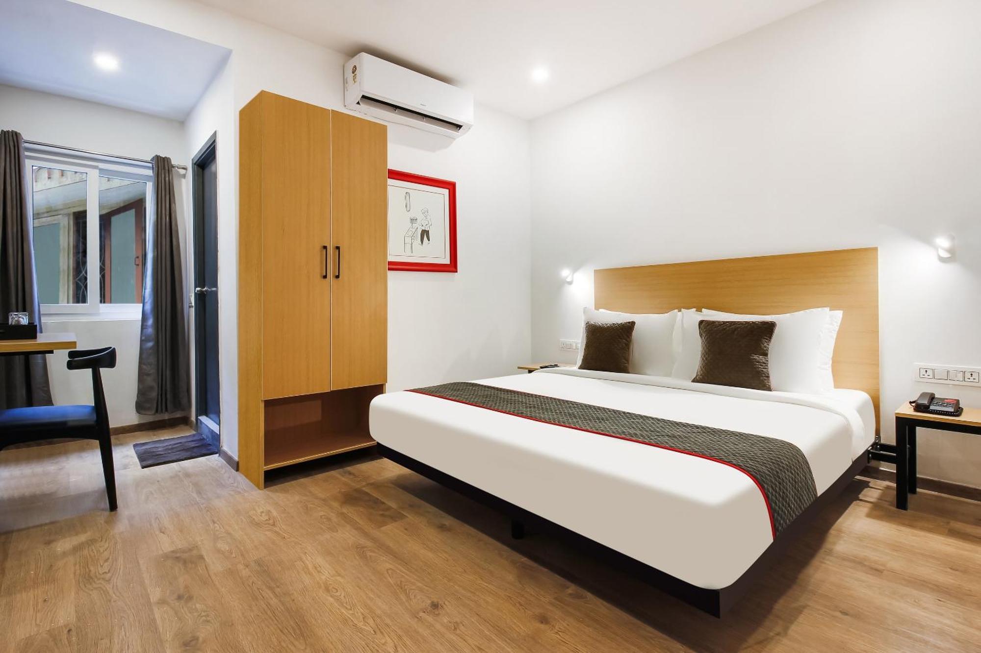 Super Townhouse The Cinco Hotel Near Esi Hospital Hyderabad Exterior photo